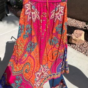 Multicolored flowing maxi skirt.